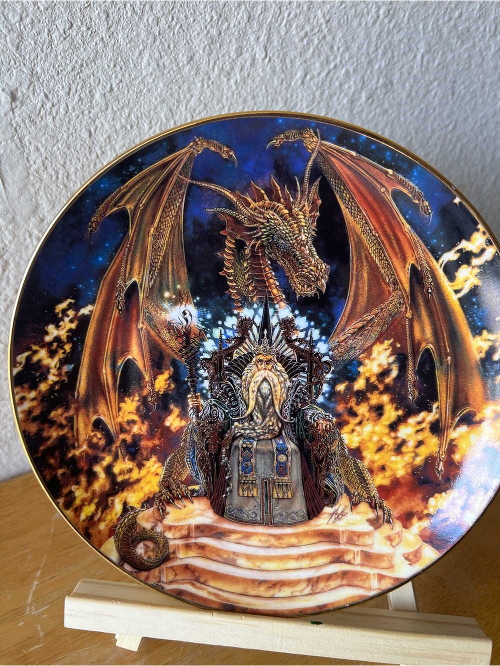 Royal Doulton Dragón Fire   Plate - Blue, Gold, Orange
